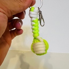 パラコードキーホルダー　アクセサリー　キーホルダー　新品 　の画像