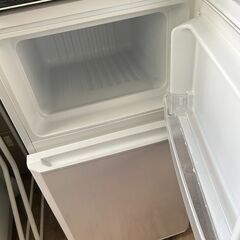 苫小牧発 特価 Haier / ハイアール 冷凍冷蔵庫 一人暮らしサイズ 2015年製 キッチン家電 2ドア の画像
