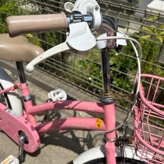 女の子向け16インチ自転車の画像