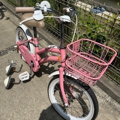女の子向け16インチ自転車の画像
