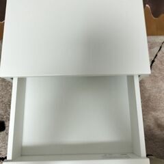 美品　イケア　IKEA　ヴィークハムメル　サイドテーブル　ホワイト　40x39 cmの画像