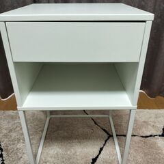 イケア　IKEA　ヴィークハムメル　サイドテーブル　ホワイト　4...
