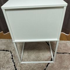 美品　イケア　IKEA　ヴィークハムメル　サイドテーブル　ホワイト　40x39 cmの画像