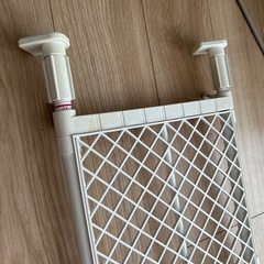 　調節可能　突っ張り棚　突っ張りラックの画像