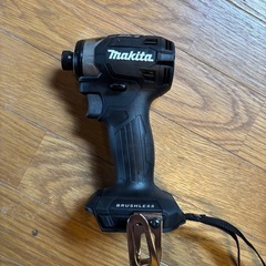 MAKITA マキタ 充電式 18V インパクト ドライバー TD173D セット　DC18RF 収納ケース 未使用品 互換バッテリー1つ の画像