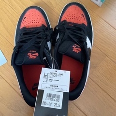 新品。NIKESBスニーカーの画像