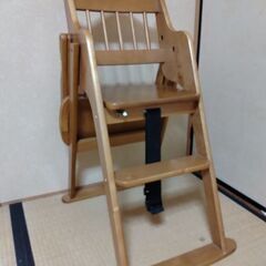 子供用 ハイチェアの画像