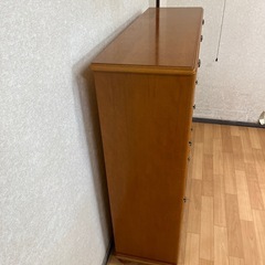アンティーク　キャビネット　収納庫の画像