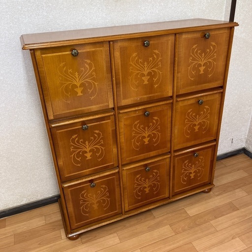 アンティーク　キャビネット　収納庫