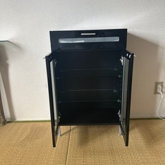 ガラスキャビネットの画像