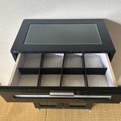 ガラスキャビネットの画像