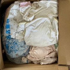 【無料】新生児〜1歳までのベビー服お譲りします（オゾン駅近くで引...