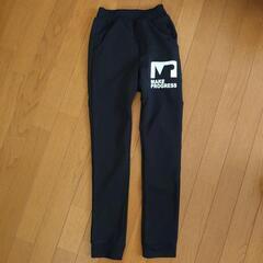 子供用スポーツ服の画像