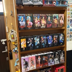 片付け中　フィギュア見に来てくださいねの画像