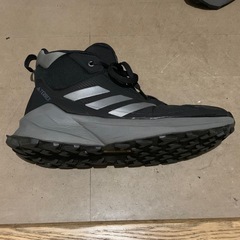 アディダス　トレッキングシューズ　ゴアテックス　25.5の画像