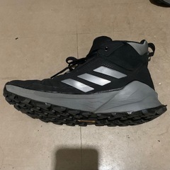 アディダス　トレッキングシューズ　ゴアテックス　25.5の画像