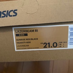 asicsスポーツスニーカーの画像