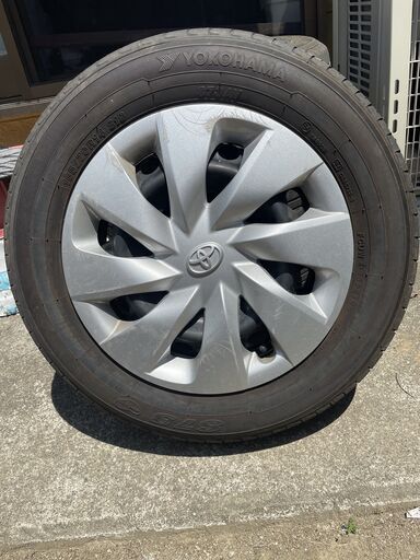 アクア純正タイヤホイール その純正アルミほしいです。TOYOTA アクア Xアーバン純正