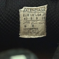 balenciaga スニーカーの画像