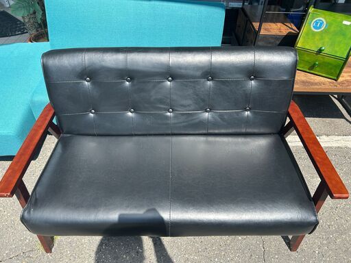 苫小牧発 2二人掛けソファ パブリックソファ レザー調 ブラック × ボルドー used