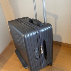 子供が乗れるスーツケース の画像