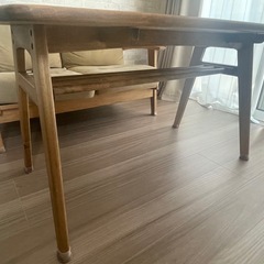 ダイニングテーブル（幅120cm 奥行き70cm 高さ65cm）の画像