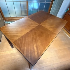 カリモク　ダイニングテーブルの画像