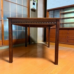 カリモク　ダイニングテーブルの画像