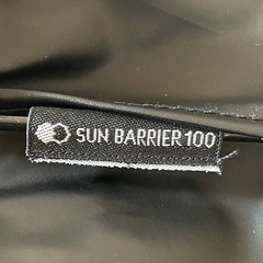 SUN BARRIER 100  折りたたみ日傘　黒　完全遮光　①　の画像