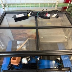 爬虫類 ケージ 飼育ケース 付属品多数　
ケージ  トカゲ ヘビ ヤモリ カメ 両開きガラスケースの画像