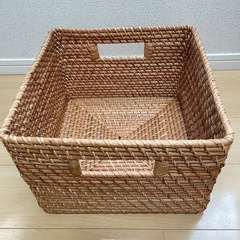 無印良品重なるラタン角型バスケット・大蓋付きの画像