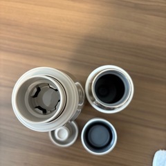 水筒2本の画像