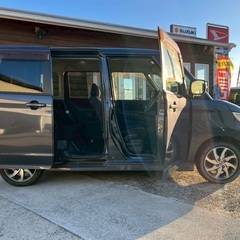 低走行8万キロ台☆月々1万円〜分割払い可❗️ 車検2年付き！【名義変更代込み】大人気☆日産 ルークスハイウェイスター☆HDDナビ付き☆走行中DVD見れます☆電動スライドドア☆ドラレコ付き☆スマートキー☆フルオートエアコン☆純正アルミ！事故修復歴無し☆そのまま乗って帰れます❗️の画像