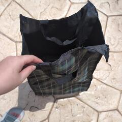 ローラー付き買い物カゴの画像
