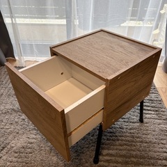 美品：サイドテーブルの画像