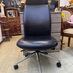 オカムラ VILLAGE オフィスチェア エグゼクティブチェア ■横幅69cm×奥行69cm×高さ113.5～123.5cm■買取帝国 朝霞店 近隣送料無料の画像