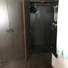 木のタンス2個セットの画像