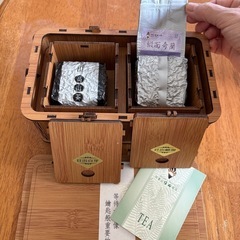 台湾銘茶　高山茶2個！高級ケース入り
の画像