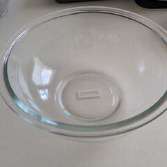 Pyrex ガラスのボウル 約直径21センチの画像
