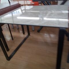 値下げしました！★リユースのサカイつくば店★TK6058 ニトリ セラミックダイニングテーブル ストーングレー H70×D85×W85 クリーニング済みの画像
