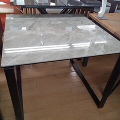 値下げしました！★リユースのサカイつくば店★TK6058 ニトリ セラミックダイニングテーブル ストーングレー H70×D85×W85 クリーニング済みの画像
