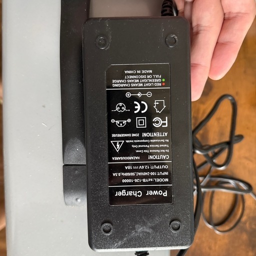 ポータブル電源、出力1kwインバータ