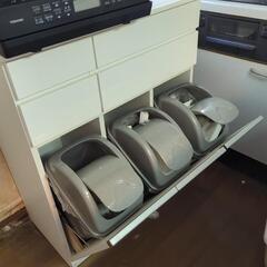 キッチンカウンター（ゴミ箱付き)の画像