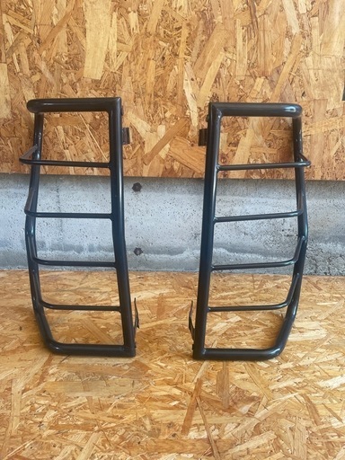 米国トヨタ　タンドラ　テールライトガード