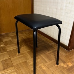 電子ピアノ椅子の画像