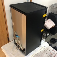 冷蔵庫　ブラックの画像