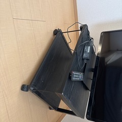 テレビ　TOSHIBA 32型　テレビ台付きの画像