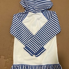 ラッシュガード 女の子　120cm 水着　プールの画像