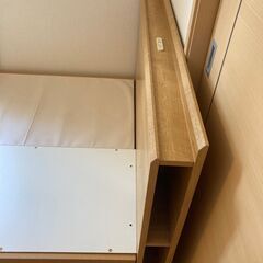  【美品】セミダブルベッド (マットレスつき) Semi-double Bed (includes mattress)の画像