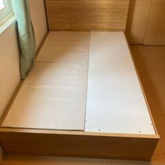  【美品】セミダブルベッド (マットレスつき) Semi-double Bed (includes mattress)の画像